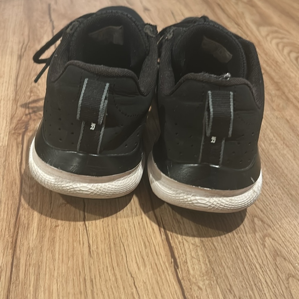 Under Armour Charged Assert Sneaker - image 3